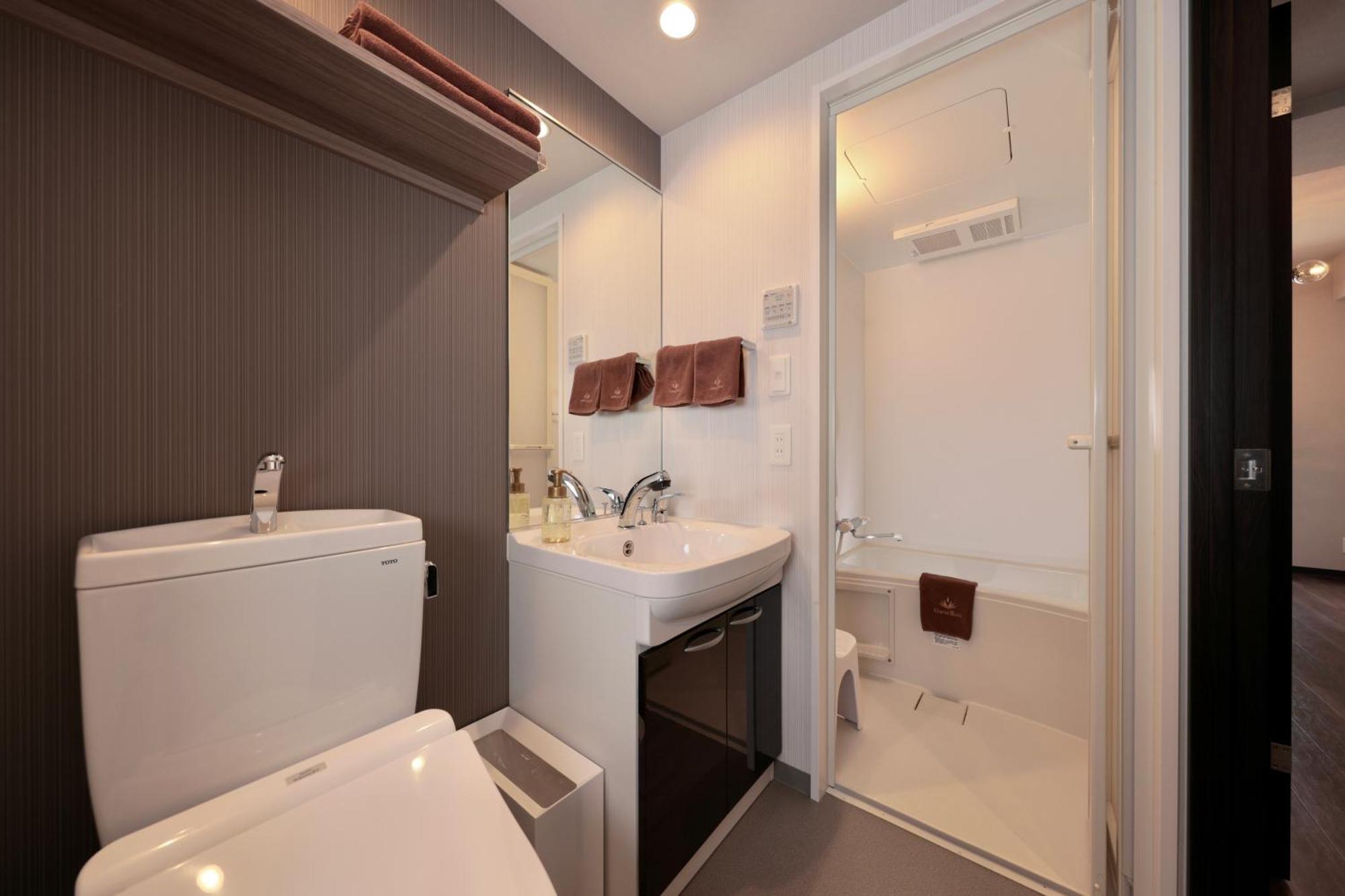 Doutonbori Crystal Exe โรงแรม 4*